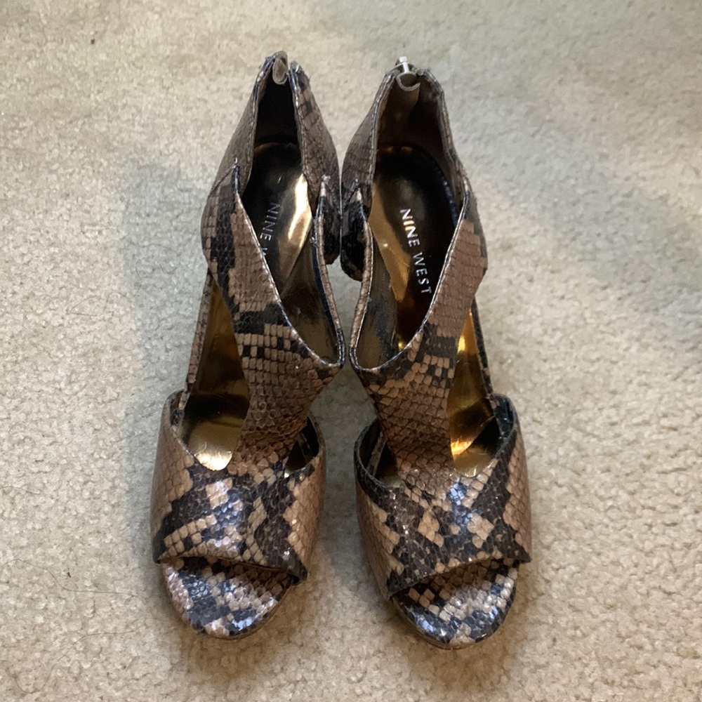 Nine West. Size 7. Alligator Print.